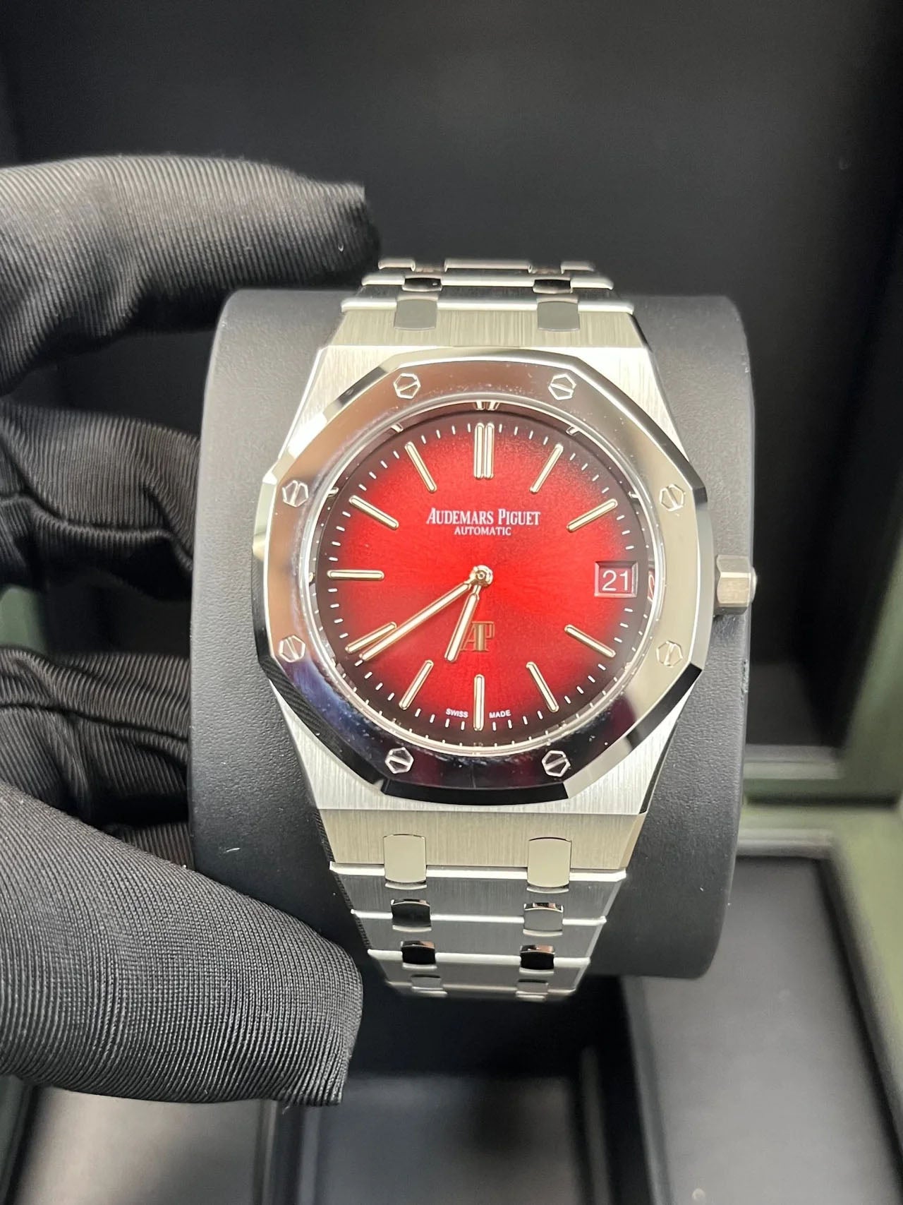 Audemars Piguet Royal Oak Jumbo Extra-thin Burgundy 16202XT.OO.1240XT.01