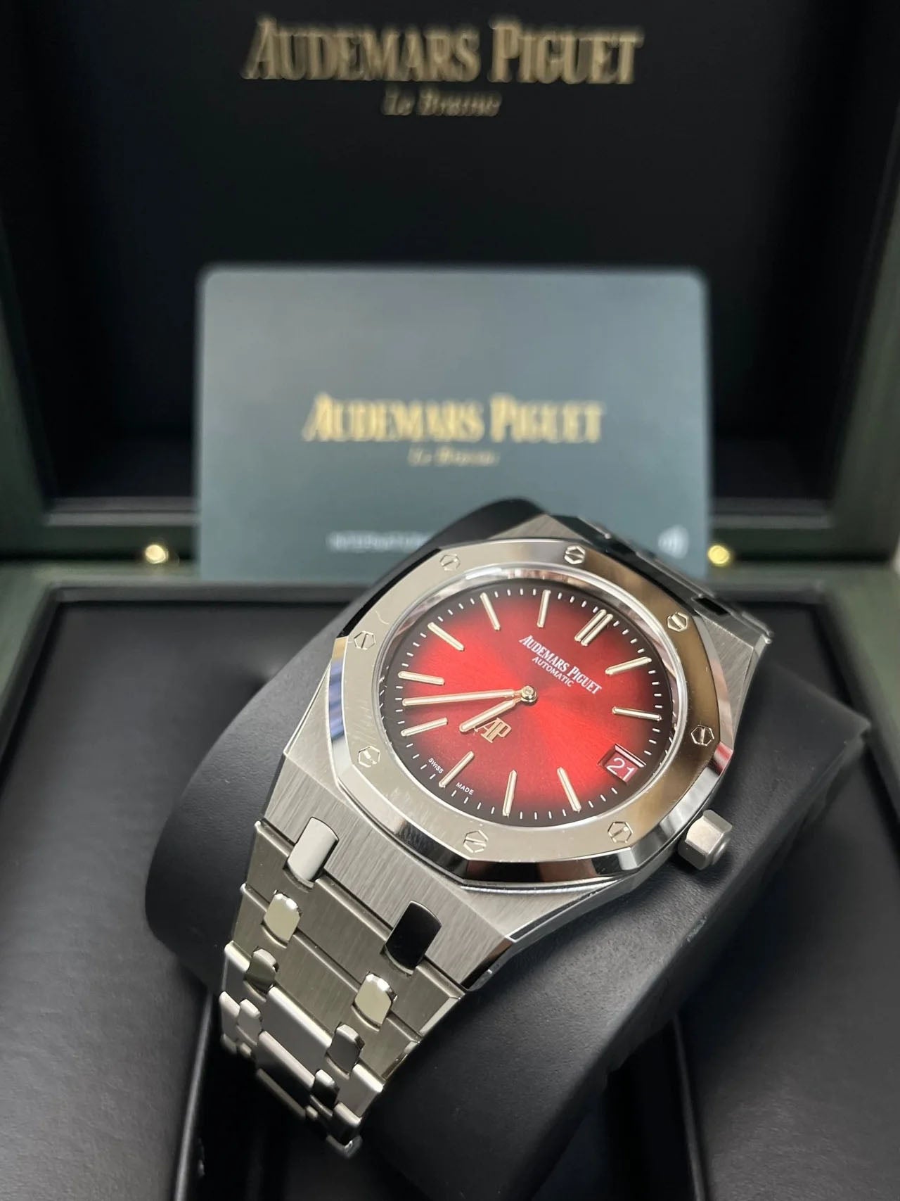 Audemars Piguet Royal Oak Jumbo Extra-thin Burgundy 16202XT.OO.1240XT.01
