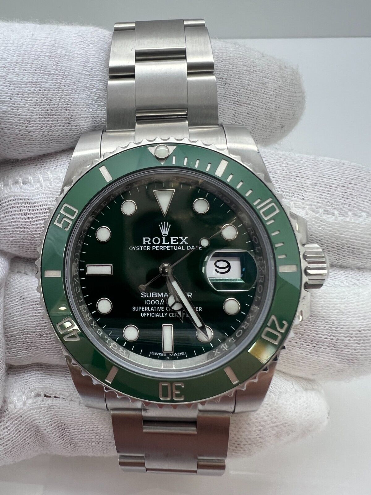Rolex Submariner Hulk 116610LV Green Ceramic Bezel Watch Box Papers