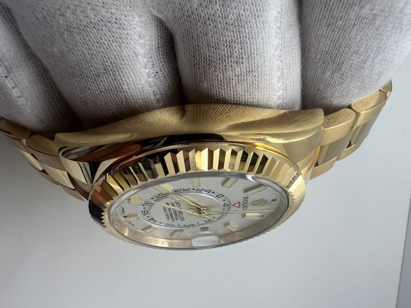 Rolex Sky-Dweller 326938 42mm Fluted Yellow Gold Oyster New White