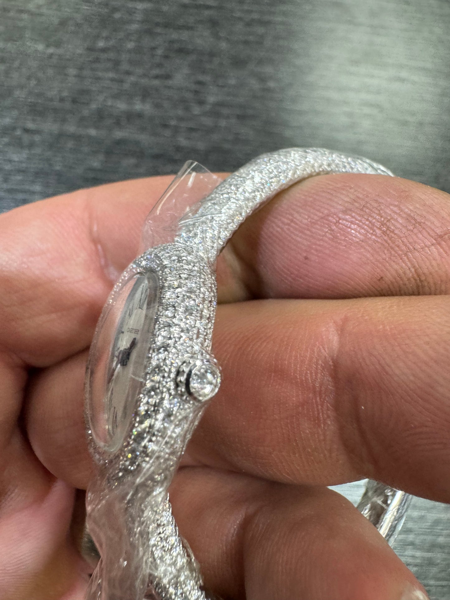 Cartier Baignoire HPI01773 Diamond Bangle Watch