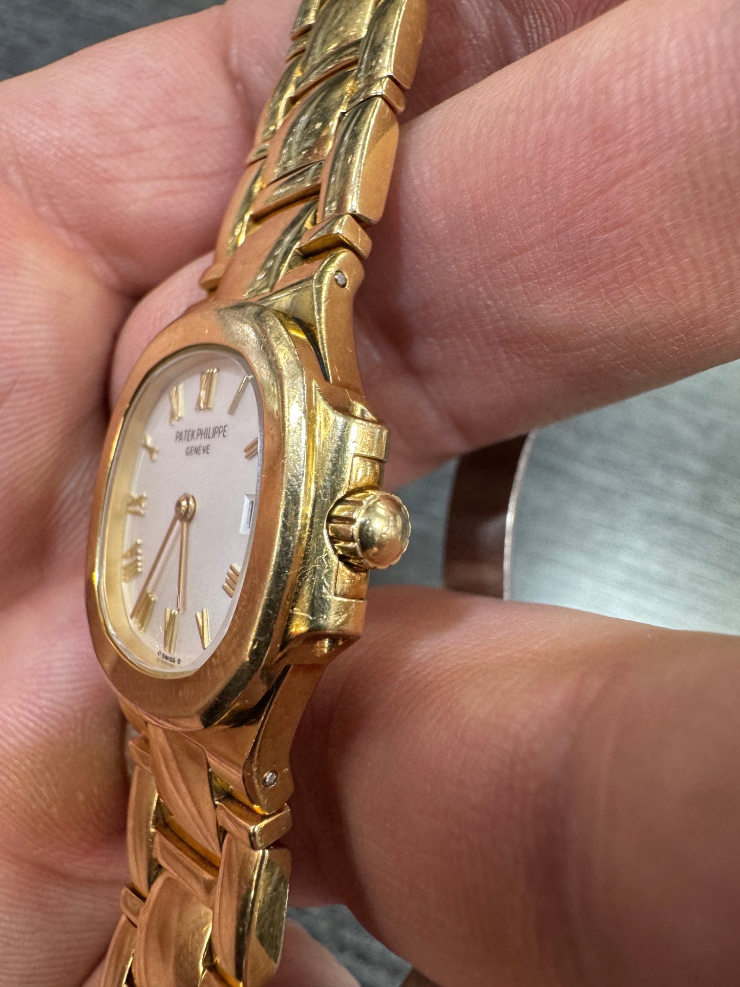 Patek Philippe 4700/1J Yellow Gold 27mm watch