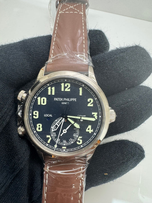 Patek Philippe Calatrava Pilot Travel Time 5524G – Blue Dial – 2019 – Box &amp; Papers