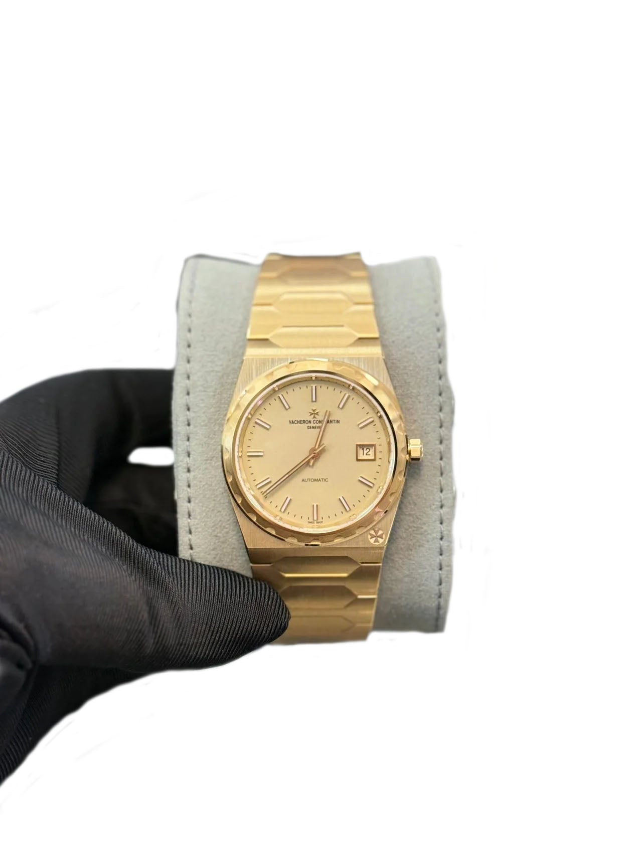 Vacheron Constantin Historiques 222 4200H/222J-B935 37 mm Yellow Gold