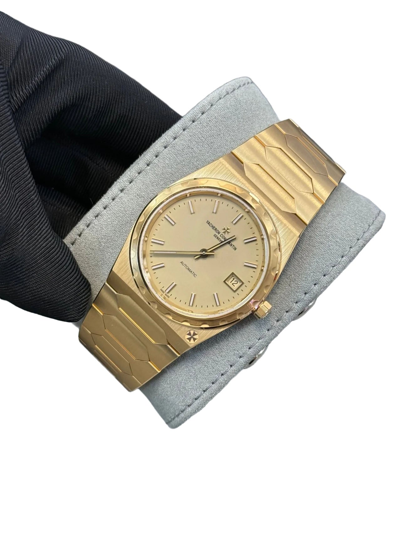 Vacheron Constantin Historiques 222 4200H/222J-B935 37 mm Yellow Gold