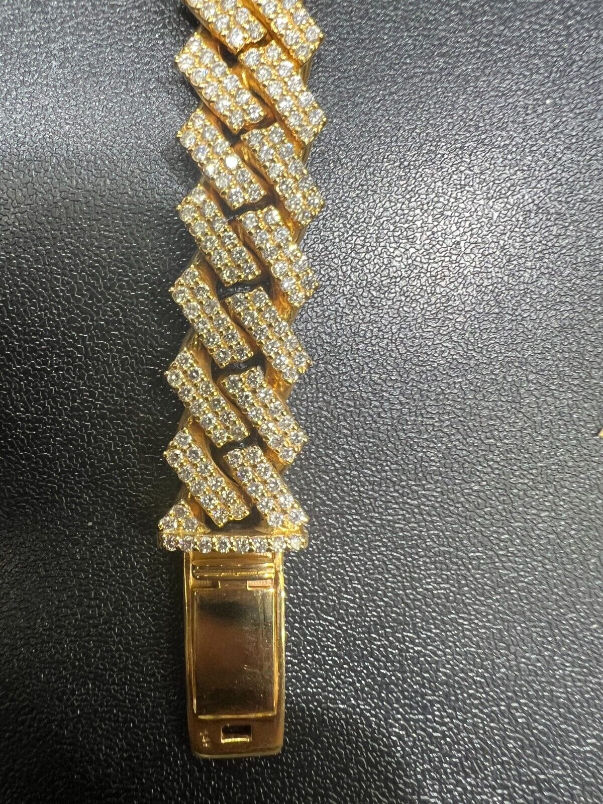 Cubin Link Diamond Bracelet 16mm 15 Carats 8"