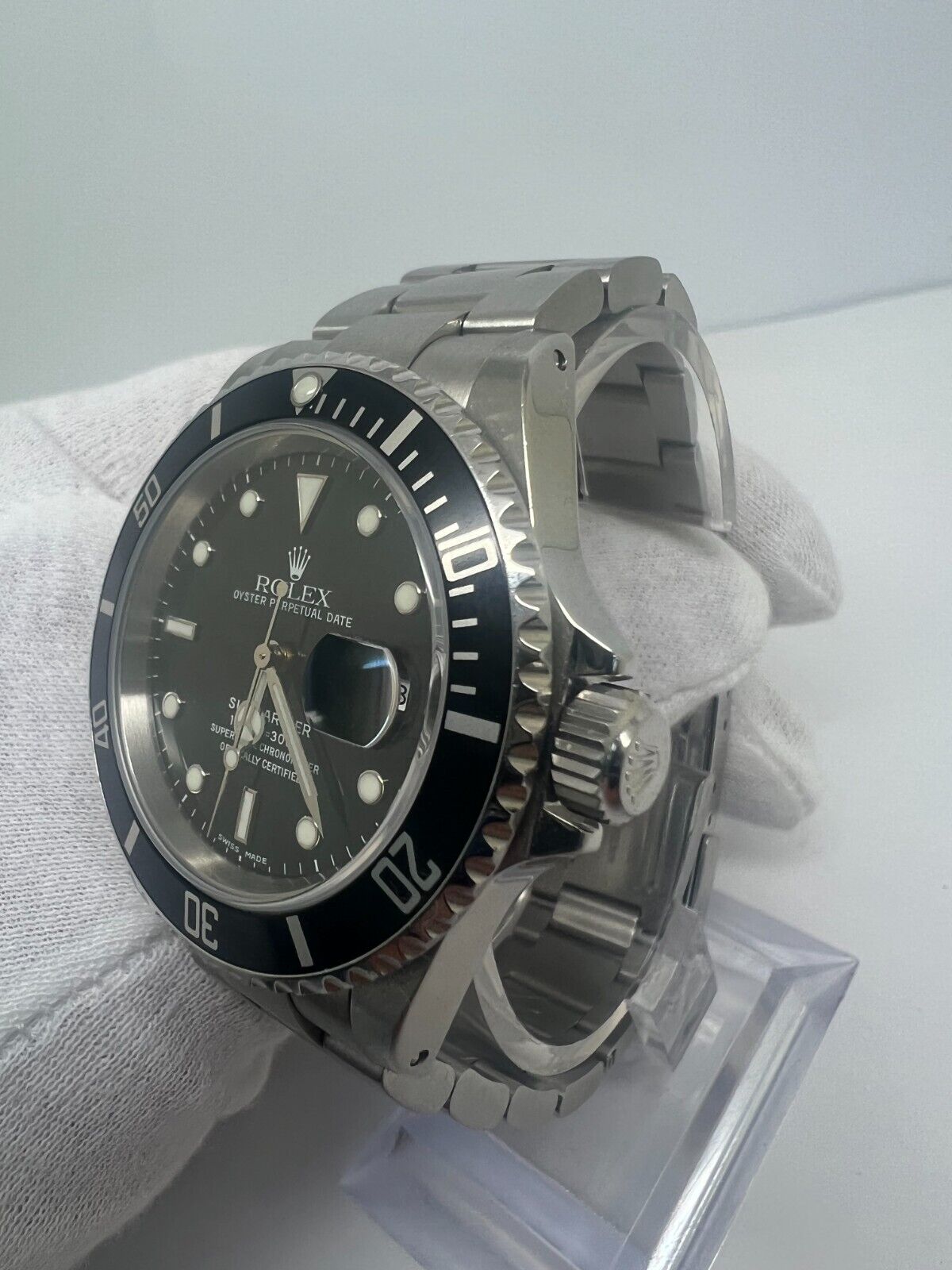 Rolex Submariner Date Ref. 16610 w/ Box & Papers Circa 2001